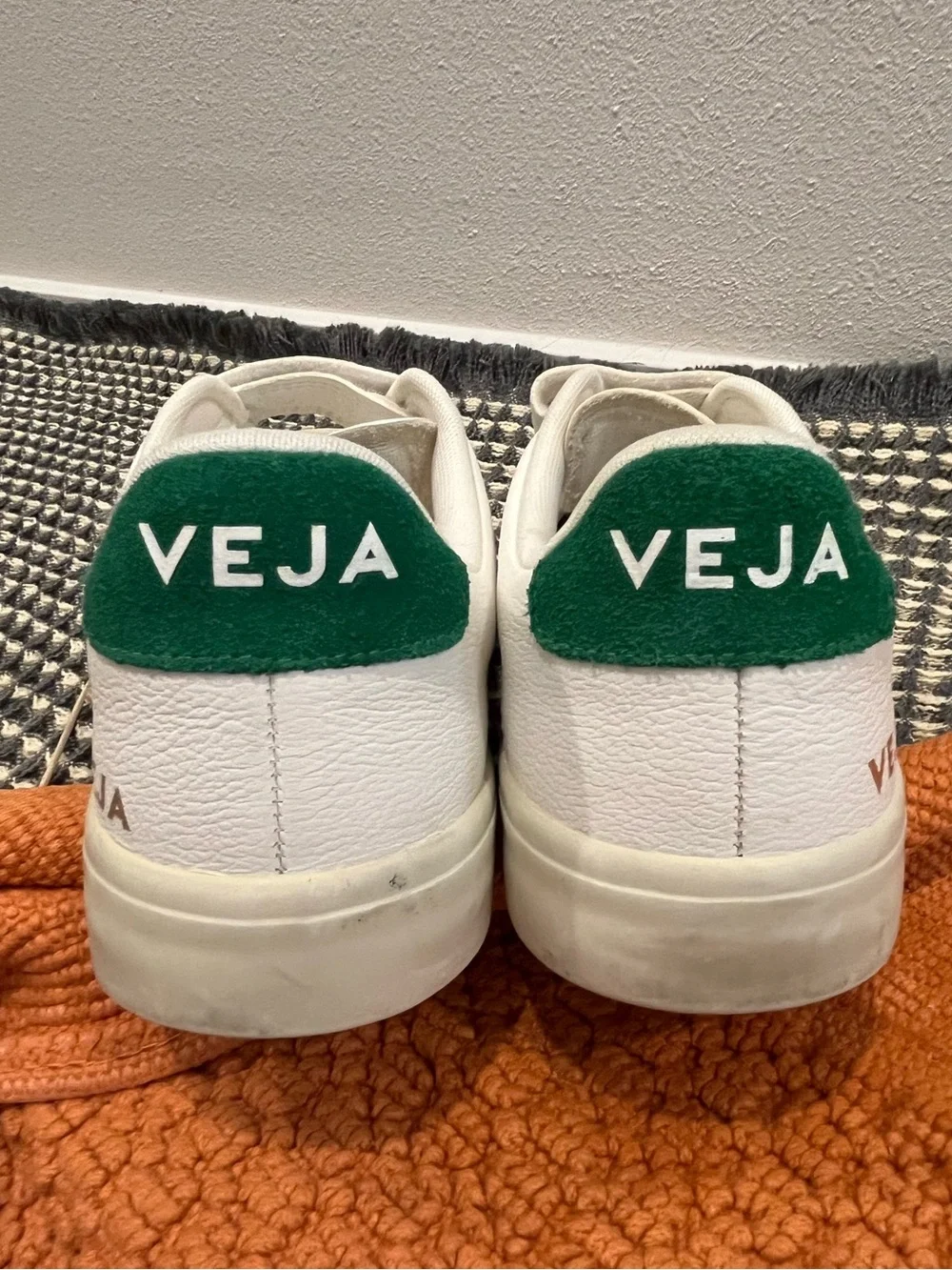 Veja Recife Leather White and green